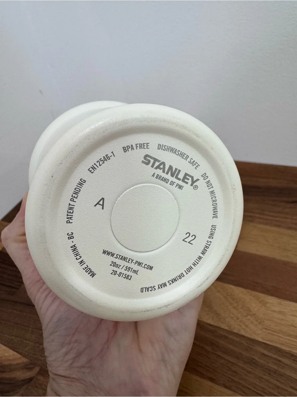 Stanley Quencher 2.0 20oz beige white cream good condition